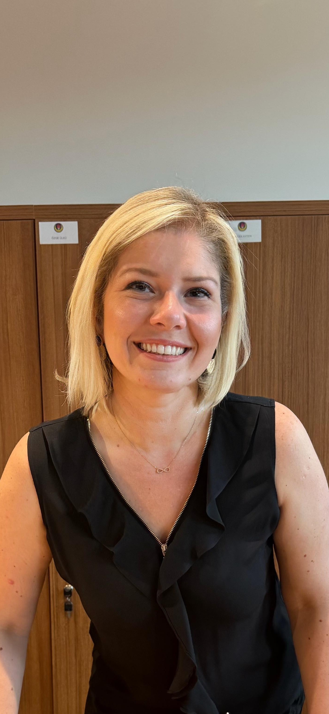 Özge Ülkü 