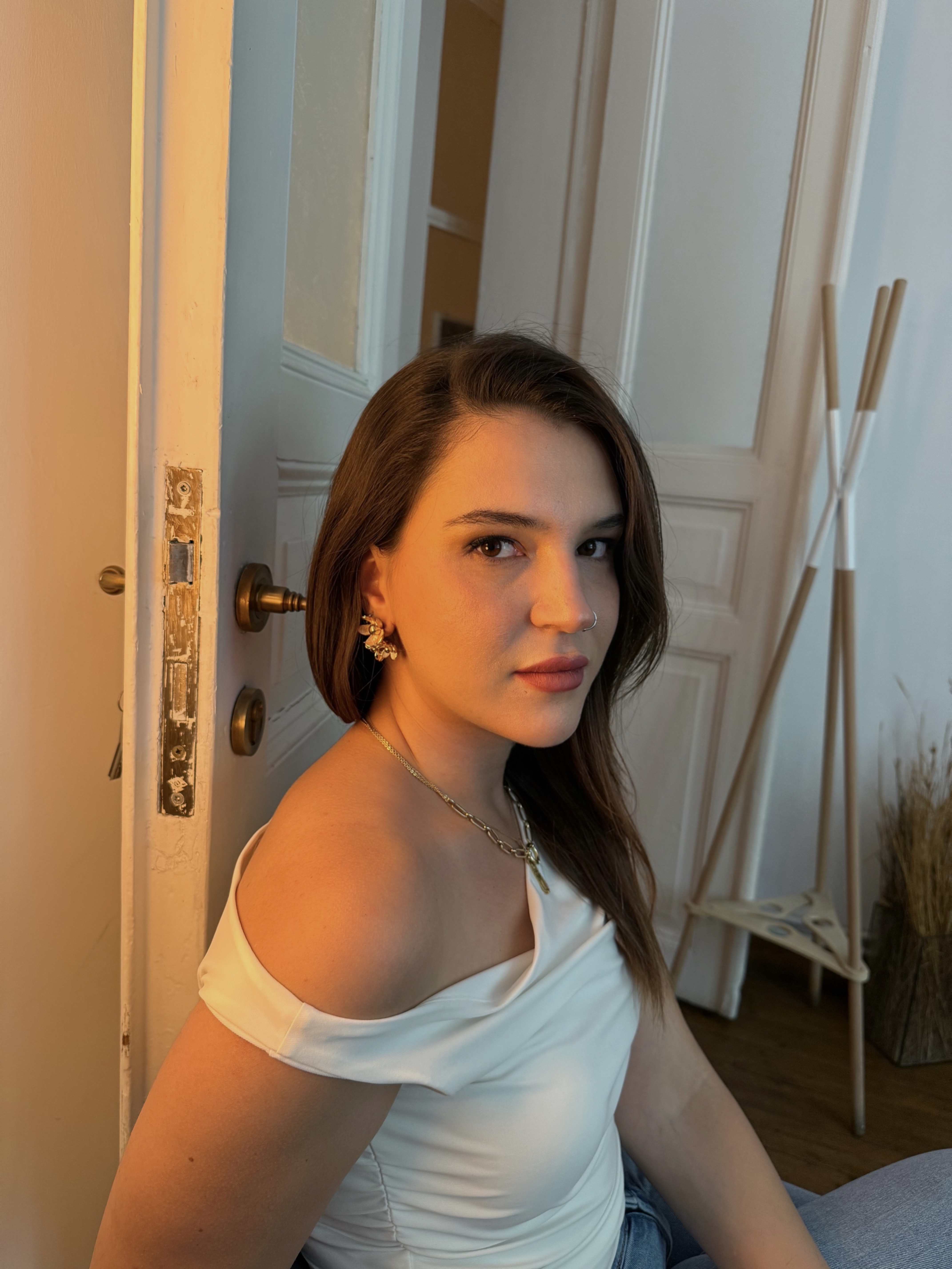 HANDE DOĞAN